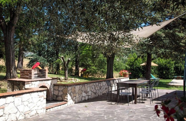Villa 'Campagnola' with Private Pool, Private Terrace and Wi-Fi