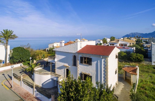 Villa Can Auba Only Families