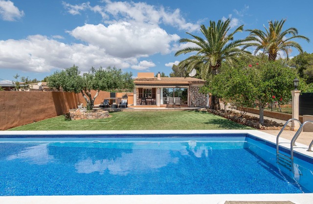 Villa 'Capricho' with Private Pool, Wi-Fi and Air Conditioning