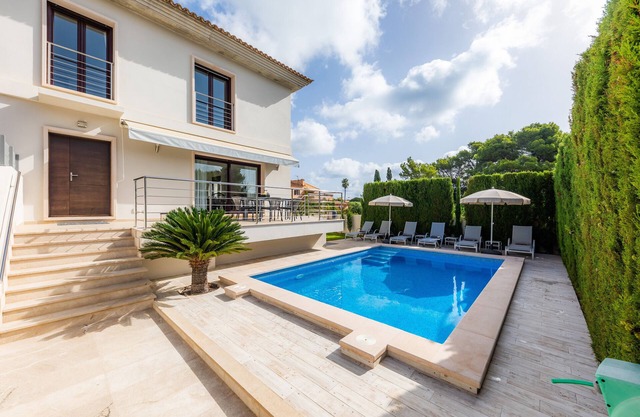 Villa Casa Bon Sol with Pool, Shared Terrace & Wi-Fi