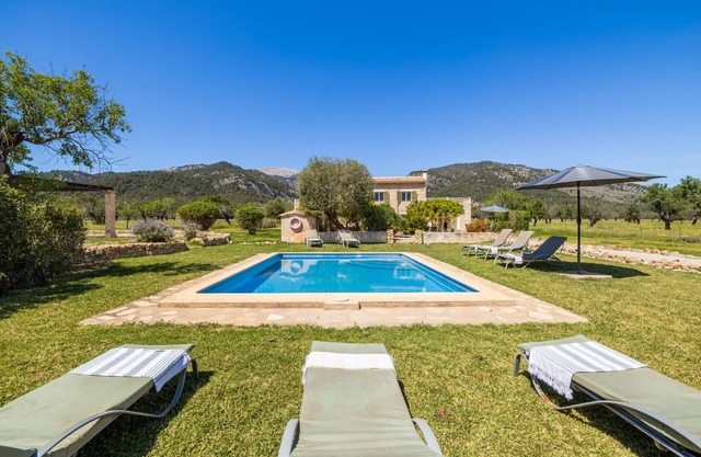 Villa 'Casa De Los Almendros' with Mountain View, Private Pool and Wi-Fi