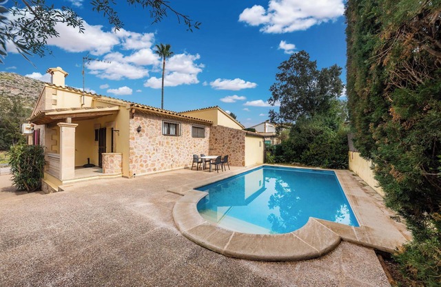 Villa "Casa Isabel & Mateo" close to the Beach with Pool, Garden & Wi-Fi