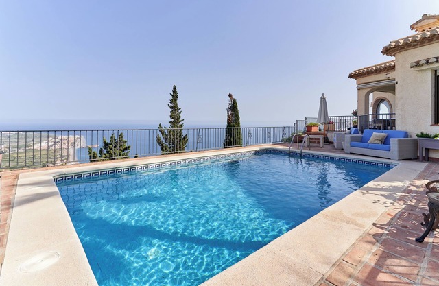 Villa 'Casa Milo' with Sea View, Wi-Fi and Air Conditioning