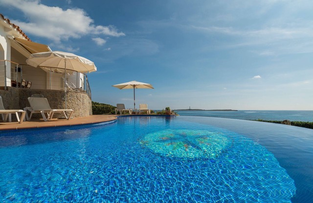 Villa CASA MILOS B&B Menorca, annex on the sea with swimming pool