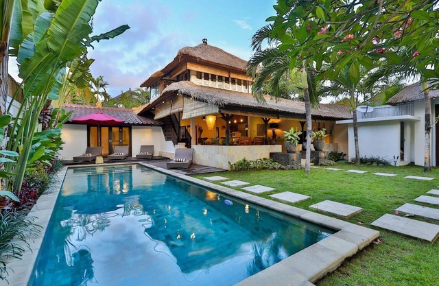 Villa Champagne/Luxury villa with private pool and large garden/Bali style