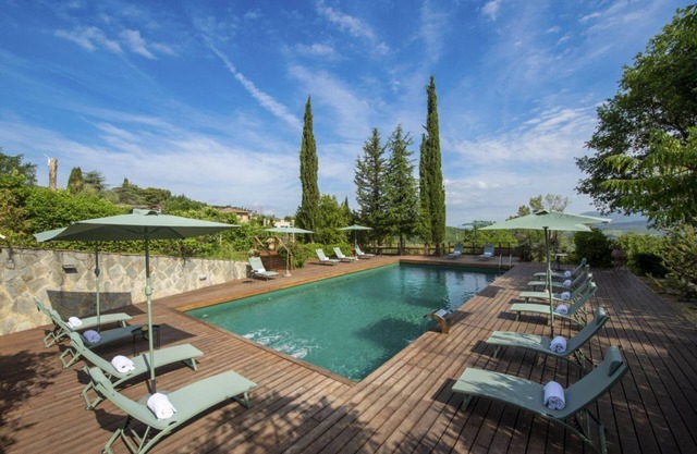 Villa Chianti | Luxury Pool, Jacuzzi Tub, Sauna and Chromoterapy