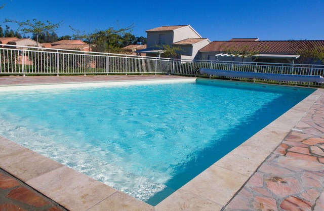 Villa Climatisée T3 Piscine Chauffée Accès Direct à la Plage de Prunete