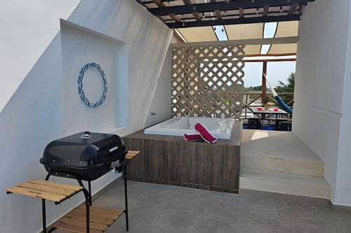 Villa con alberca, a una cuadra del mar