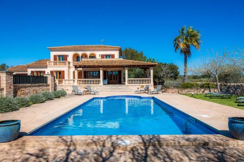 Villa Copinya Blanca