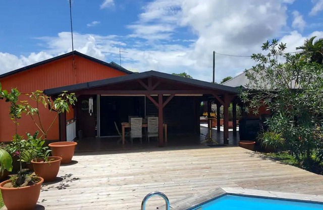 Villa de 4 chambres avec piscine privee jardin clos et wifi a Sainte Rose a 1 km de la plage