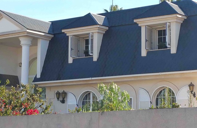 Villa de Caractère de 600m2 Tout Près de Valence