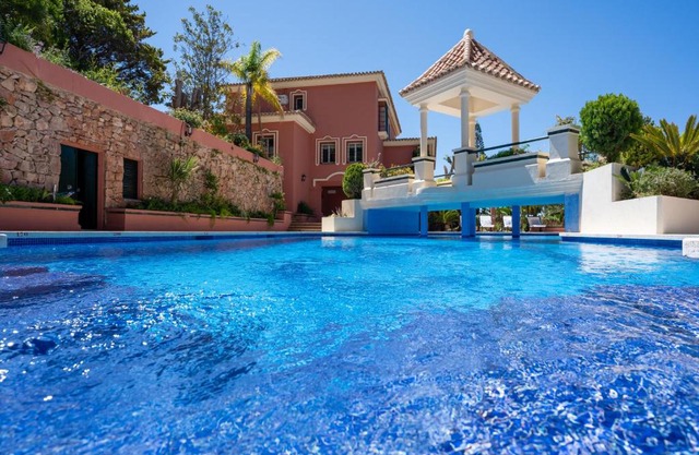 Villa de Lujo para familias y empresas