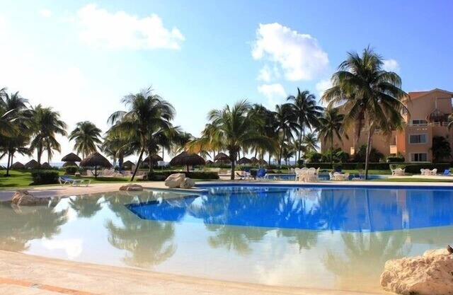 Villa Del Mar 1 "Casa de Colores" Beachfront 2 Bedroom Condo Puerto Aventuras