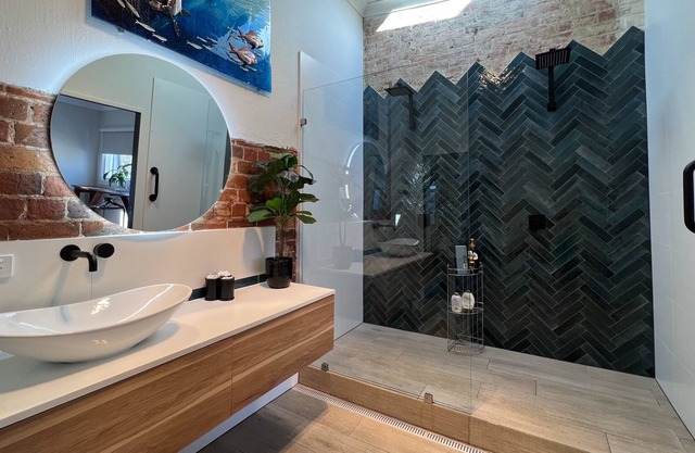 Villa Dragon Tree. Entire Home in Upmarket North Fremantle.