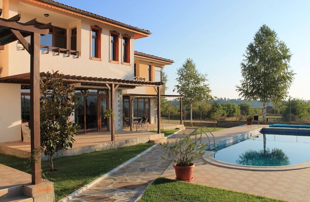 Villa 'Eagle', with Pool, Spa, Tennis, Gym, Driving Range & Beautiful Views