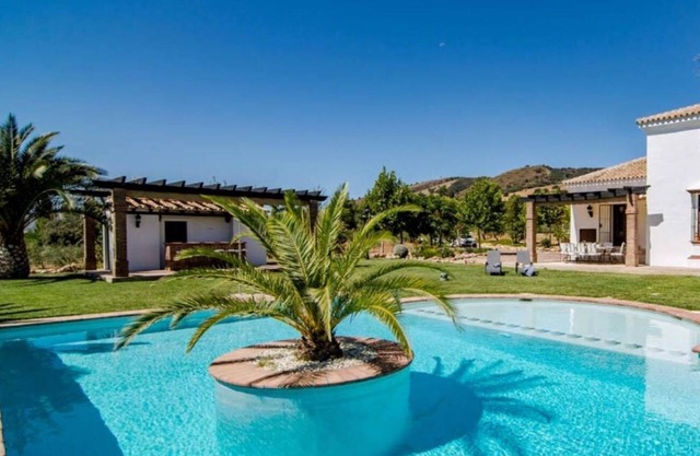 Villa 'El Arroyo Ronda' with Mountain View, Wi-Fi and Air Conditioning