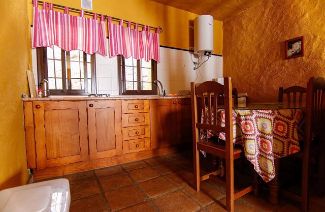 Villa 'El Viejo Castaño 4' with Mountain View, Wi-Fi and Air Conditioning