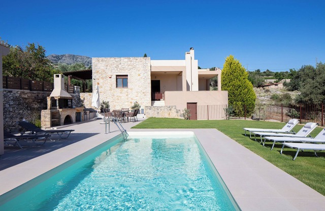 Villa Elides 3bedrooms with a swimming pool