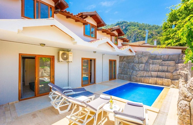 Villa Emel Paradise - Three Bedroom House, Sleeps 7