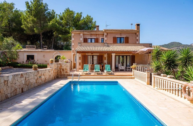 "Villa es Turo de França" with Mountain View, Pool & Wi-Fi