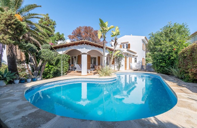 Villa 'Estrelitzia' with Private Pool, Wi-Fi and Air Conditioning