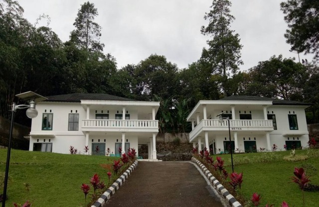 Villa Griya Wira Karya ( Metha )