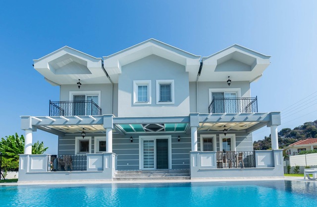 Villa Hanimeli 6 bedrooms all en suite with private pool & garden