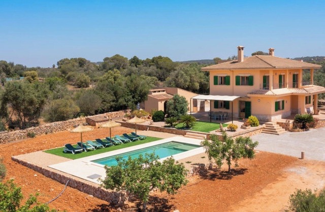 Villa Hort de Can Rafalet with Mountain View, Pool & Wi-Fi