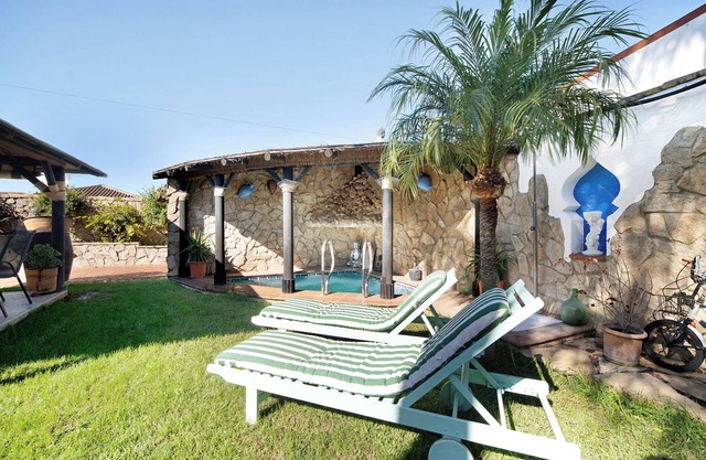 Villa 'Indie' with Private Pool, Wi-Fi and Air Conditioning