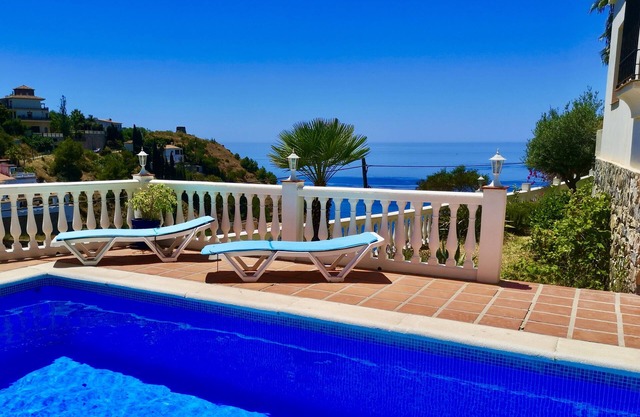 Villa in a cove with private pool