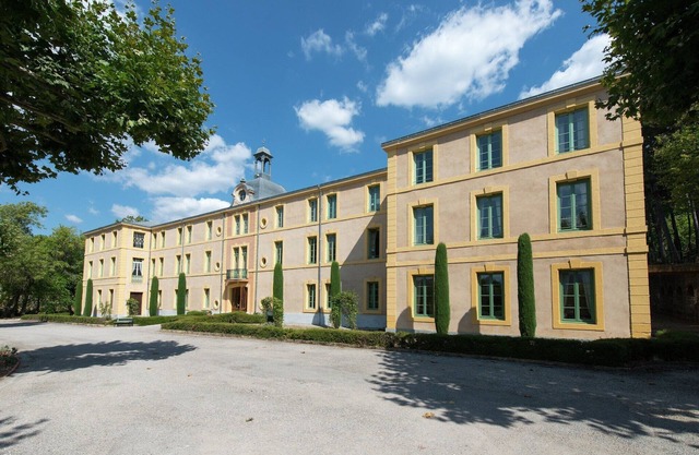 Villa in Montbrun near Lake and Sea