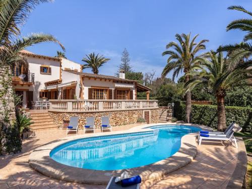 Villa in Son Servera with Beach & Pool