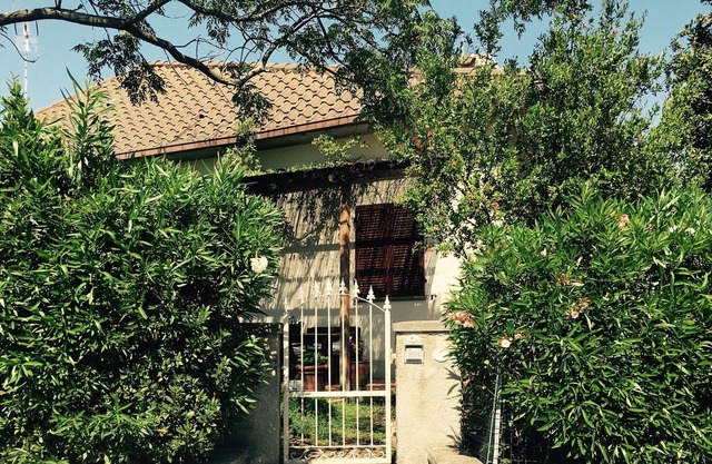 Villa in the green with private garden and panoramic balcony, 10 minutes from the sea