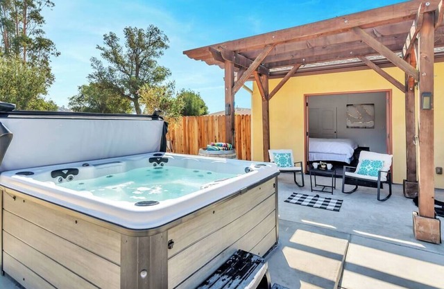 Villa in Wine Country, King Beds & Jacuzzi