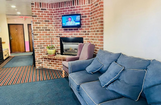 Villa Inn Motel Near Hwy 12 WI Capital O