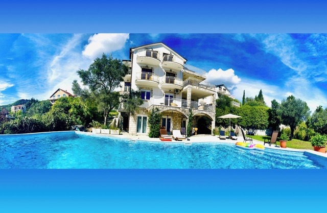 Villa Jovicic: Exklusive Ferienwohnungen mit Pool