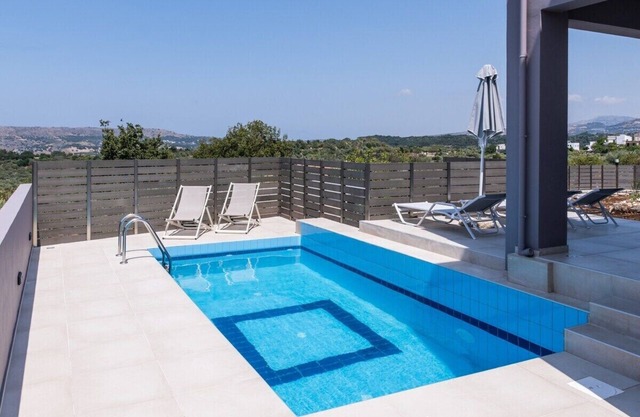 Villa Karouzo- With Private Pool