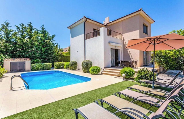 Villa Lara Latchi - Three Bedroom Villa, Sleeps 6