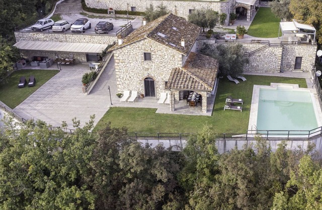 Villa Le Croci beautiful tuscan villas with infinity p/pool