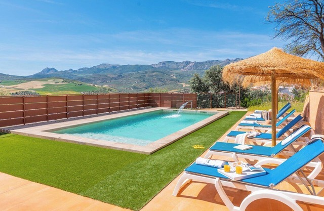 Villa Los Ruedos Riogordo by Ruralidays