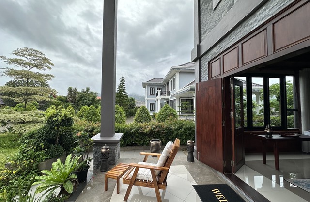 Villa Luang Prabang, entire place w/Garden, ideal for Groups/Families up to 8Pax