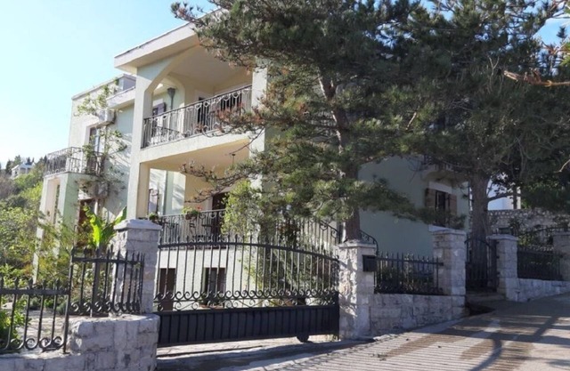 Villa Maljevik,big modern house for big family