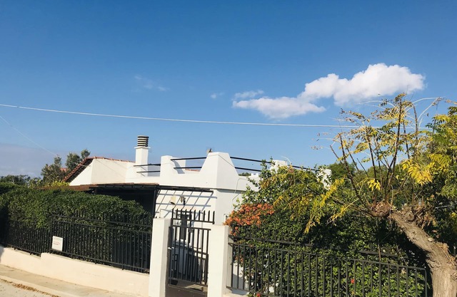 Villa Mare Loutraki,quiet Villa in Nature, two steps to the beach&private garden