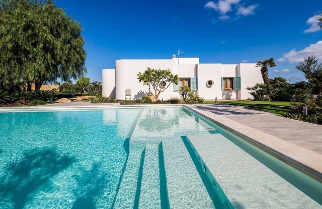 Villa Marettimo - Seven Bedroom Villa, Sleeps 14
