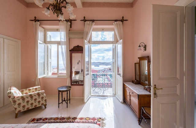 Villa Maria-Syros, Narkissos