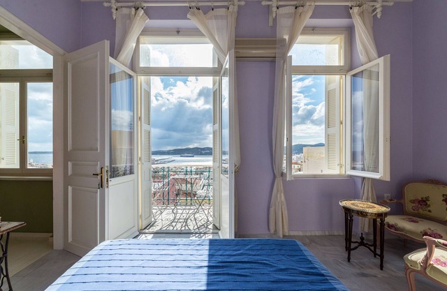 Villa Maria-Syros,Yakinthos