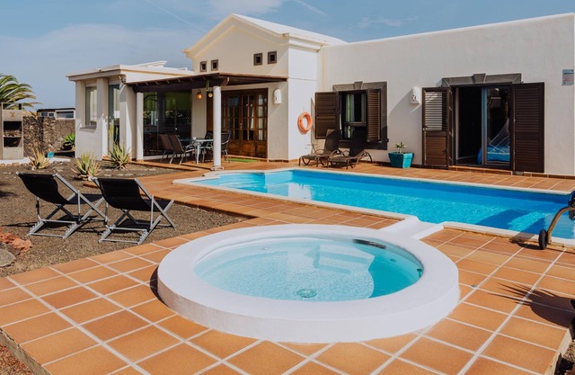 VILLA MARINA DELUXE SPA POOL *