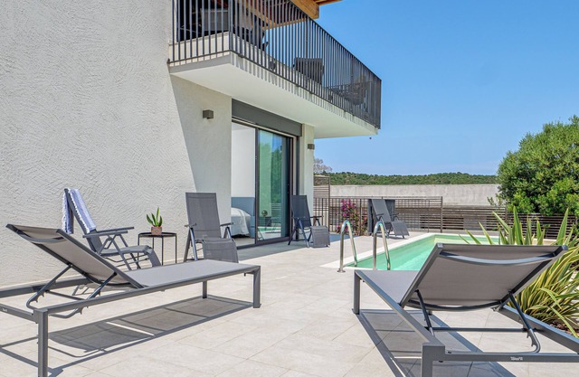 Villa 'Mirtina Home' with Sea View, Wi-Fi and Air Conditioning