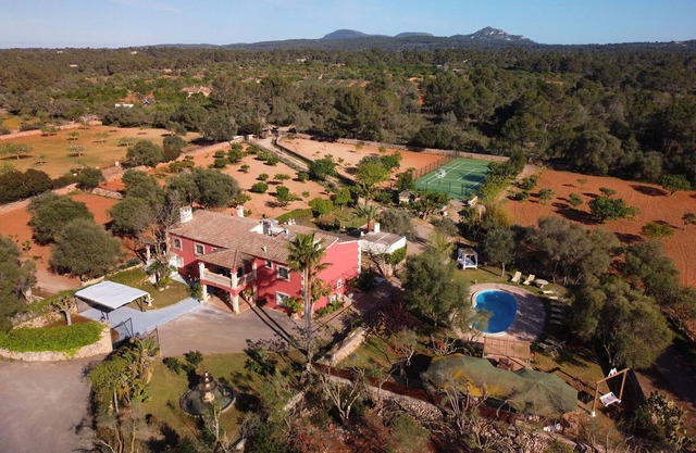 Villa Monsebo by Slow Villas, with pool, tennis court, and minigolf