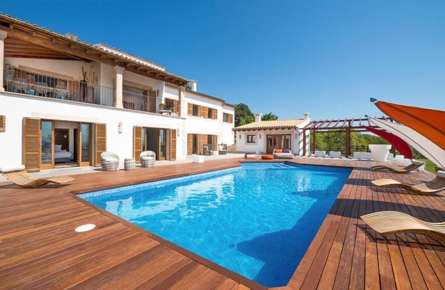 Villa Nelia - Five Bedroom Villa, Sleeps 10
